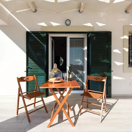 Macdasia Villa *